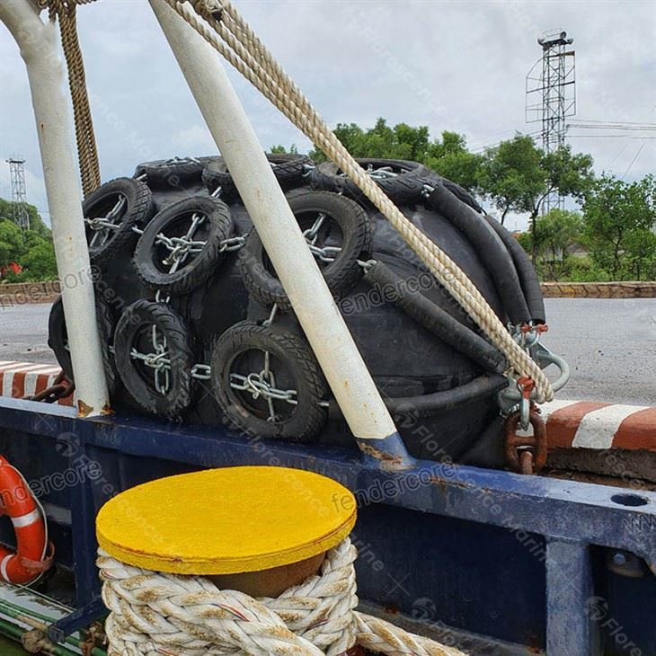 Ship pneumatic fender Ship pneumatic fender